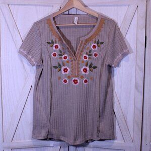 L Love Short Sleeve Embroidered Top Size Tan Large